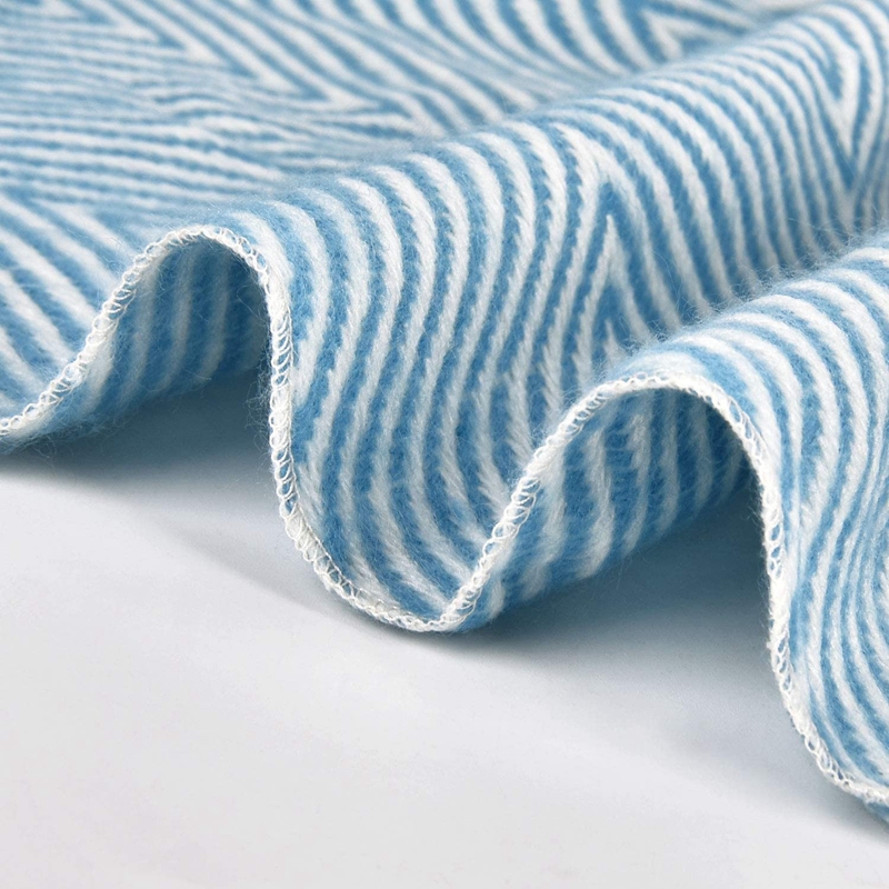 بطانية رمي خطوط الشمال ، غطاء  - مراجعة Wool Blanket Herringbone وسعره
